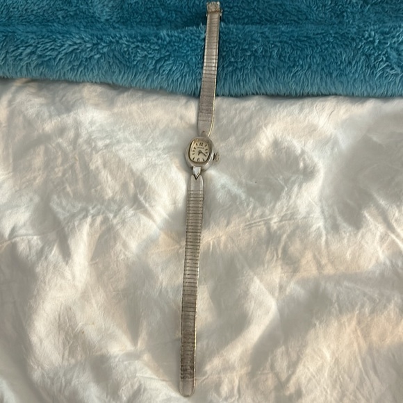 Vintage Benrus 14K Gold Dainty Watch - Picture 11 of 15